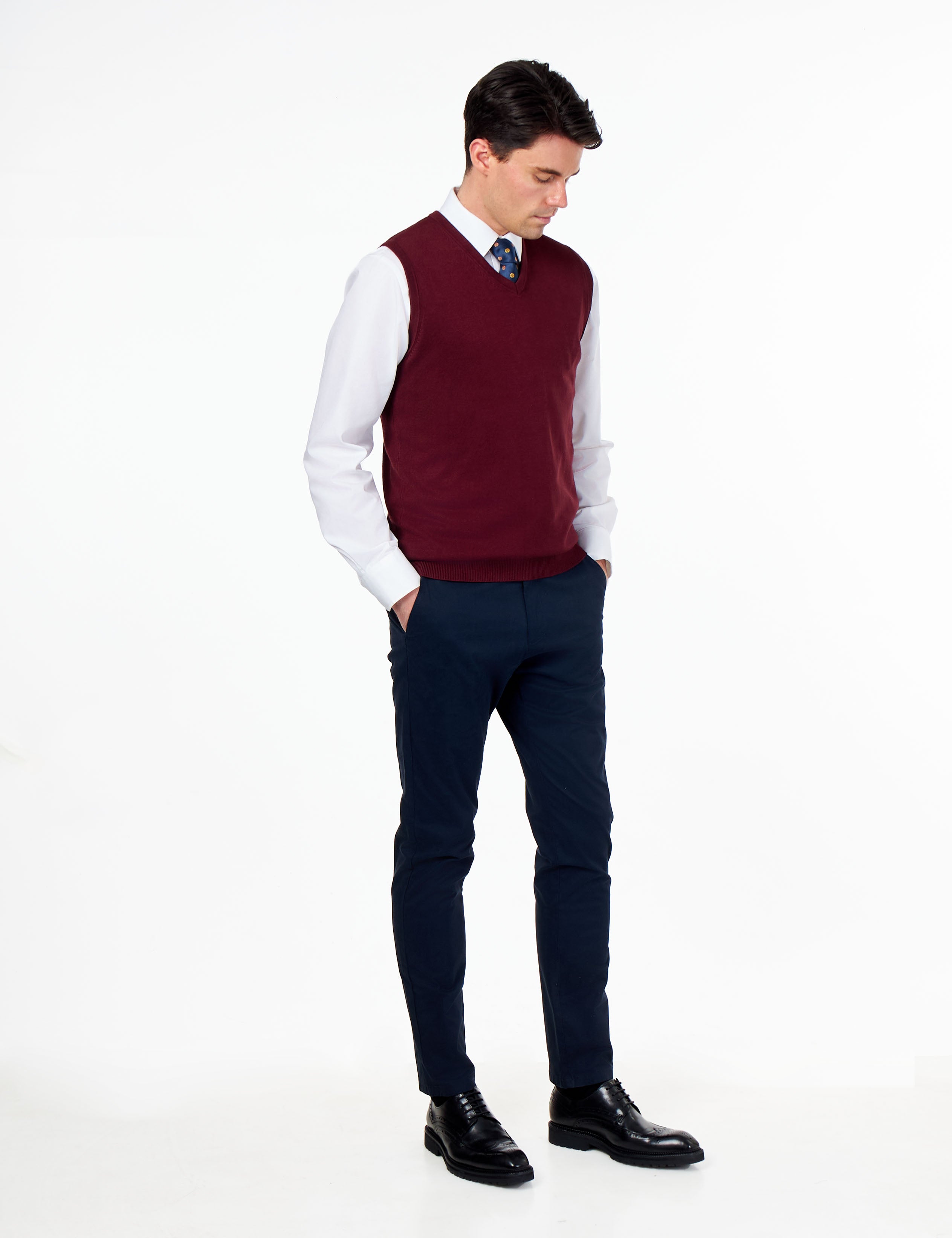 KNITTED COTTON MAROON SLEEVELESS JUMPER V-NECK VEST