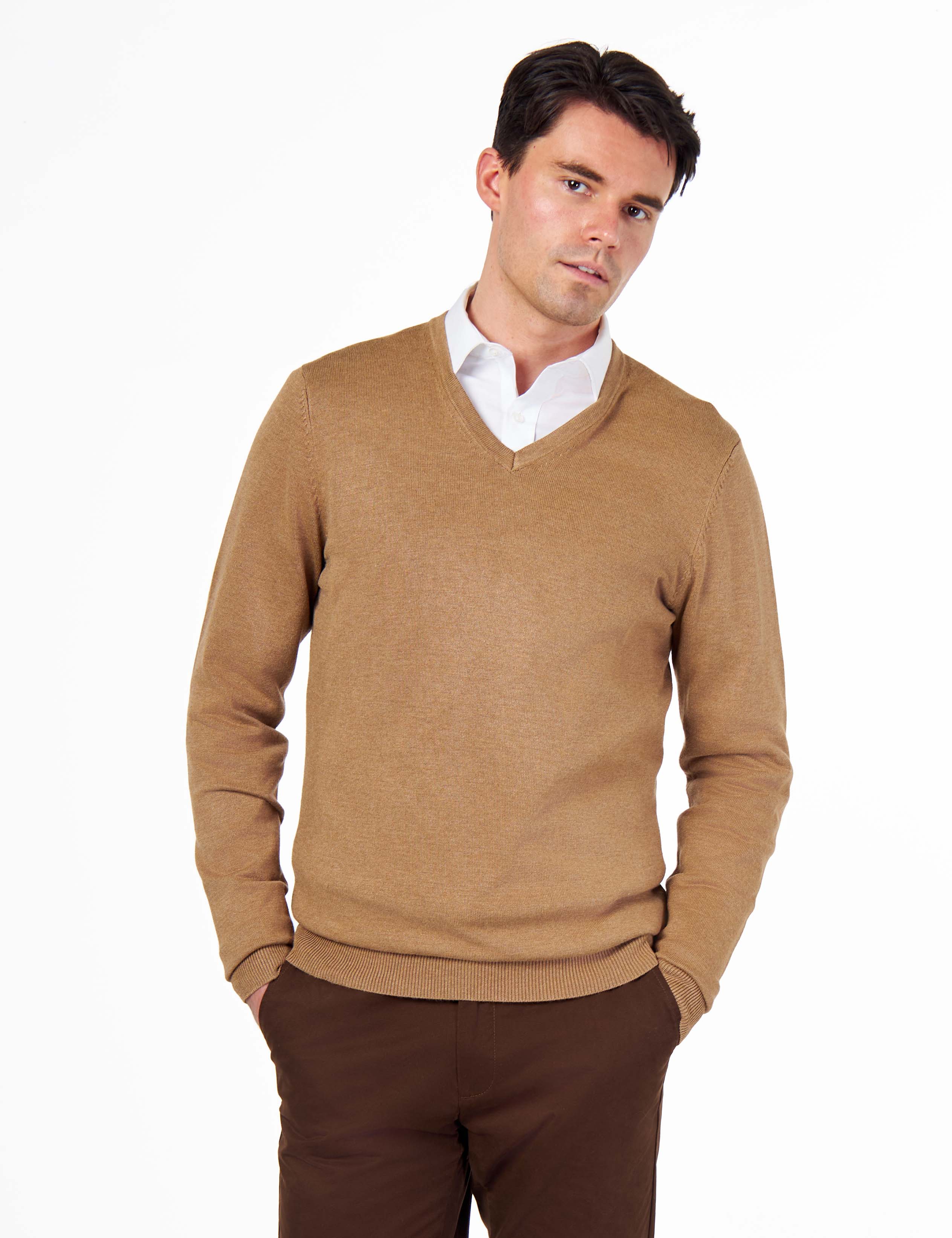 MEN’S COTTON V-NECK CAMEL FINE KNIT LIGHTWEIGHT