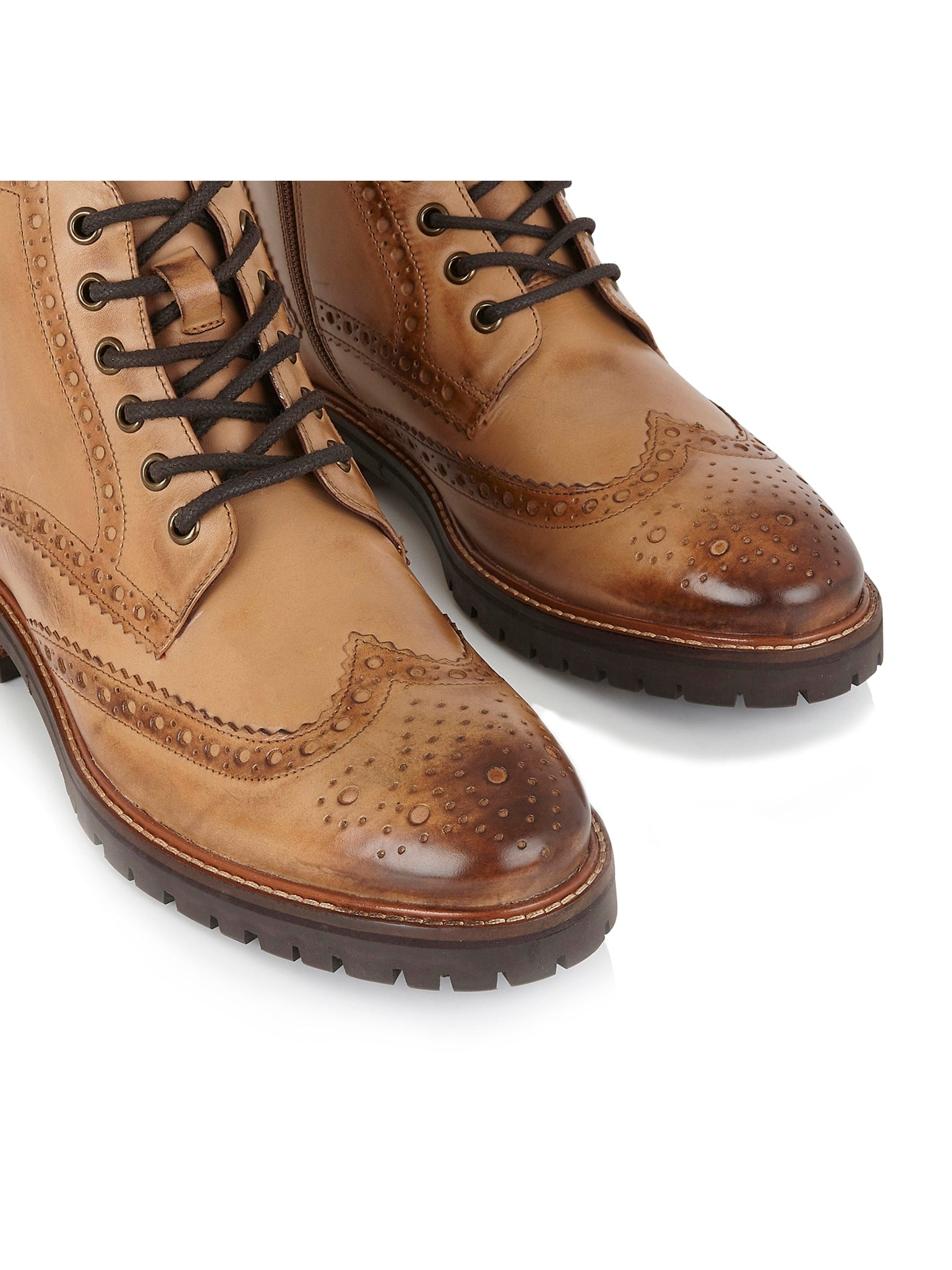LACE UP DERBY BROGUE BOOTS IN TAN