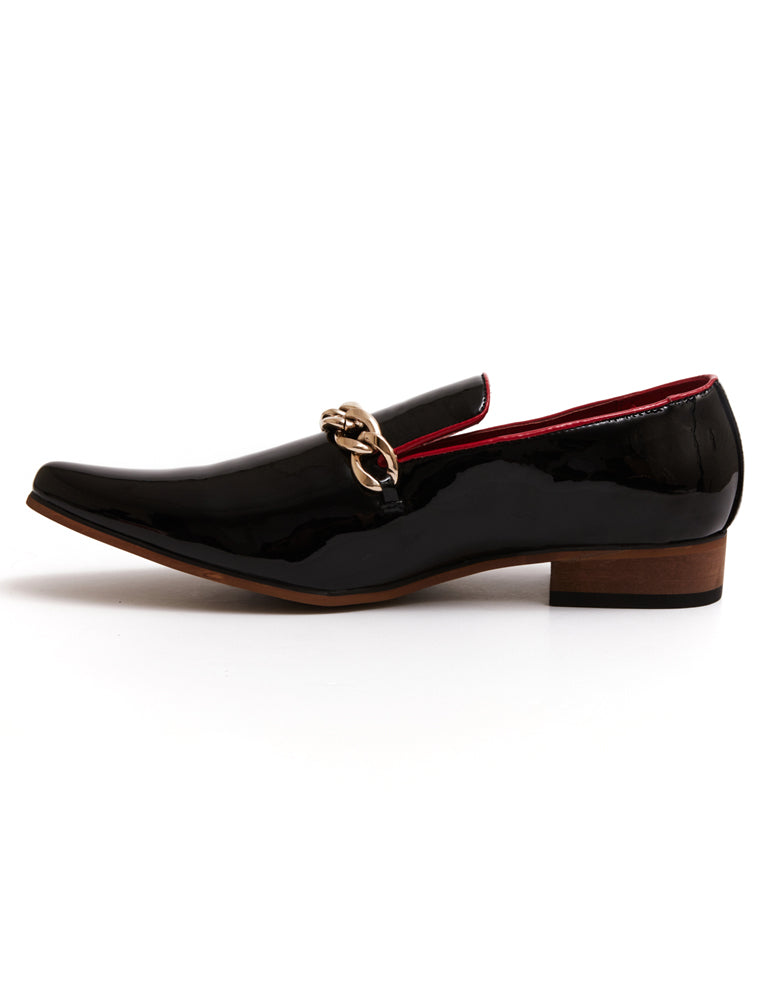 BLACK PATENT LOAFERS WITH GOLD CHAIN