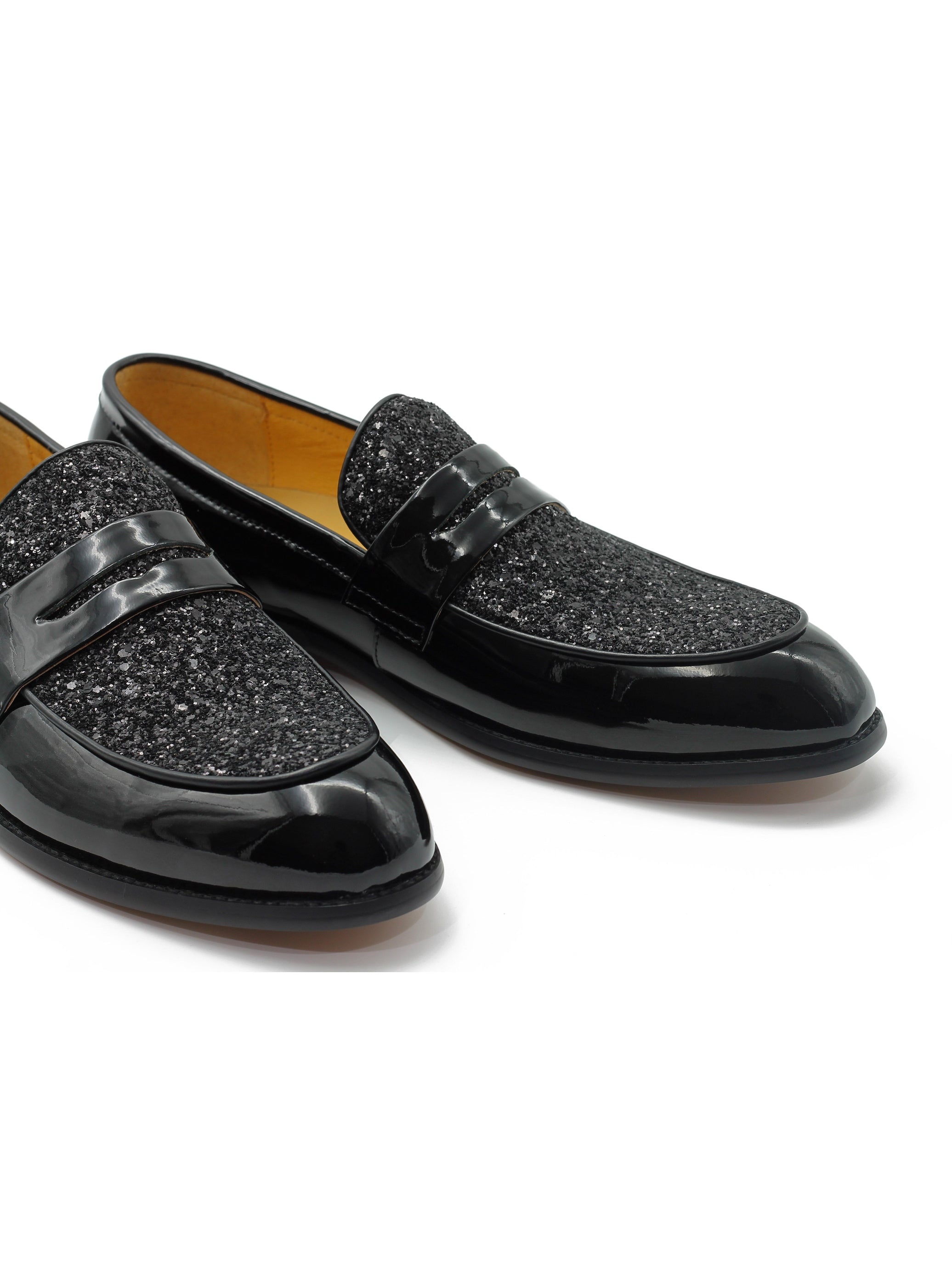 SCHWARZER PENNYLOAFER AUS LACKLEDER MIT GLITZER