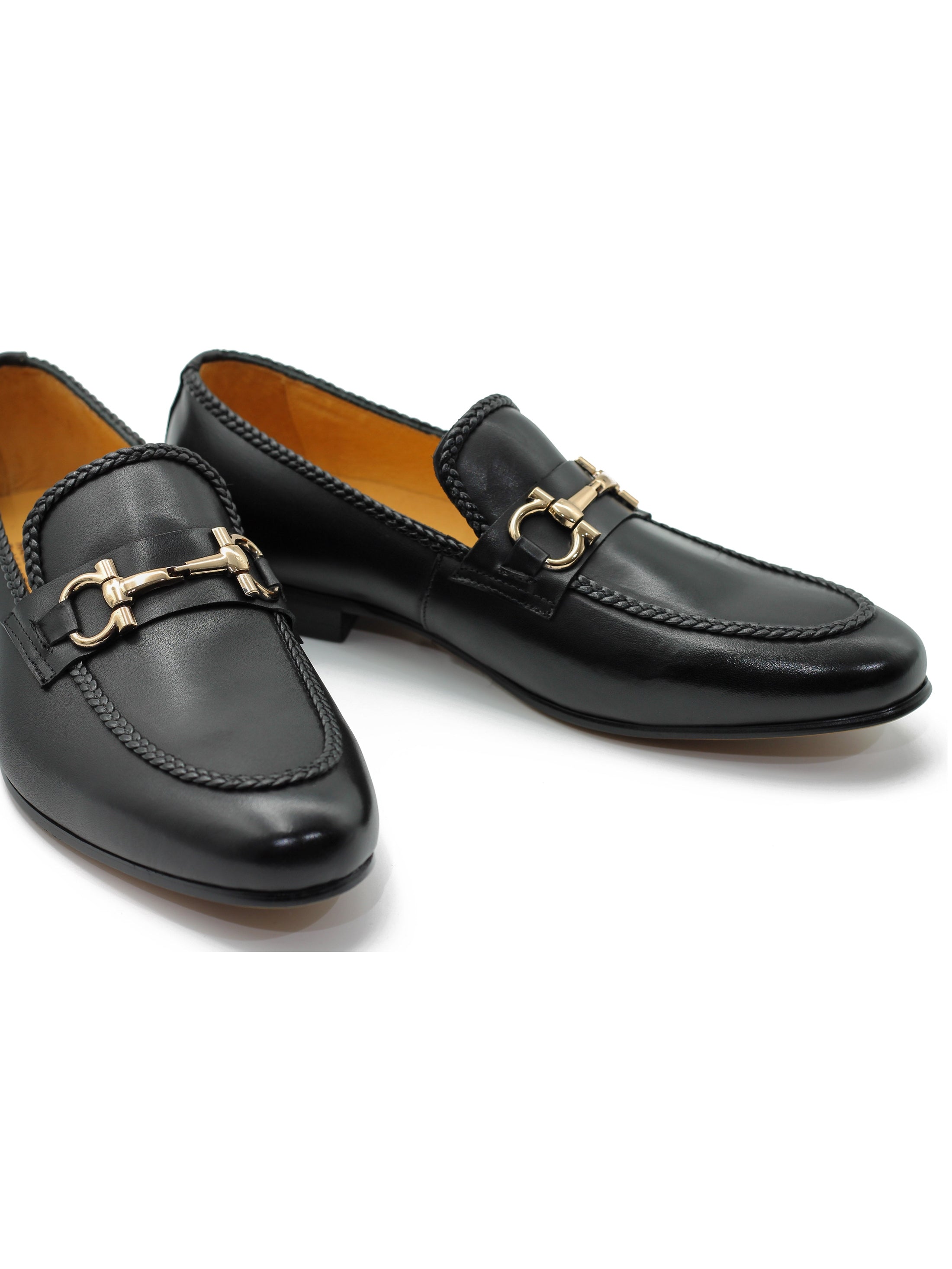 LOAFERS MIT TRENSENBESATZ IN SCHWARZ